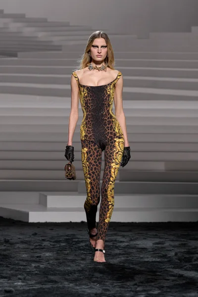 Look 33